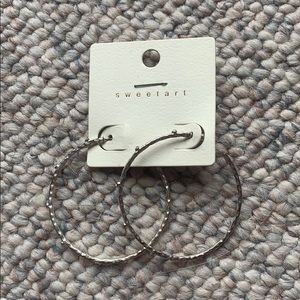 Hoops earrings